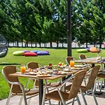 Ibis Hotel 3*