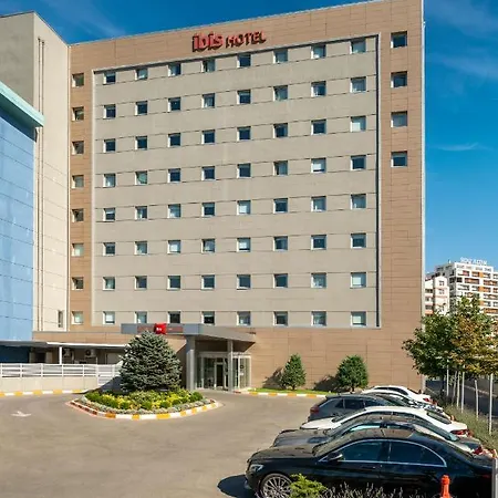 Ibis Hotell 3*