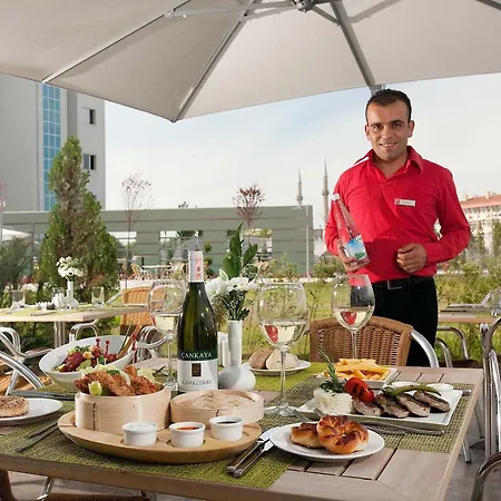 Ibis Hotel 3*