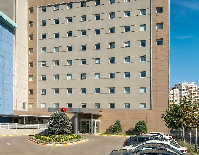 Ibis Отель 3*